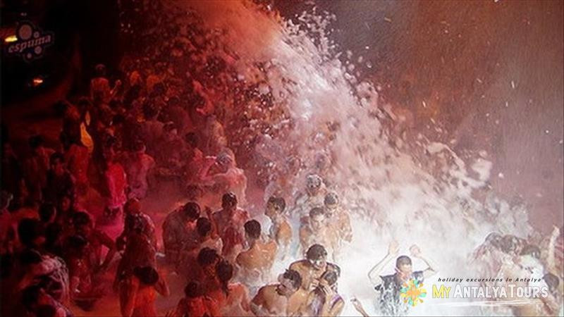 Foam boat party in Antalya